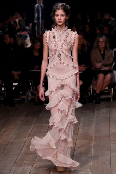 Look 9